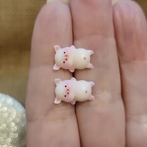 HAPPY PIG EARRINGS
